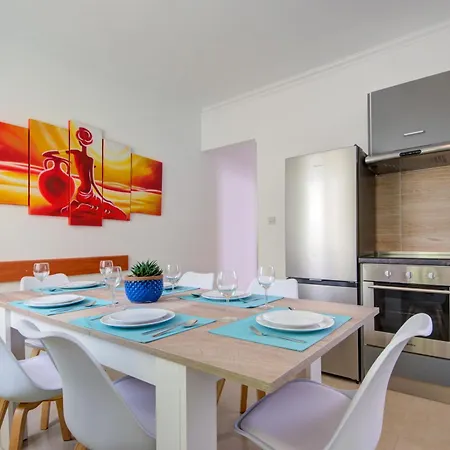St Julian's Unique 3-bedroom And Penthouse With Jacuzzi San Ġiljan