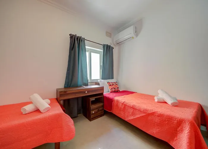 Apartman St Julian's Unique 3-bedroom And Penthouse With Jacuzzi