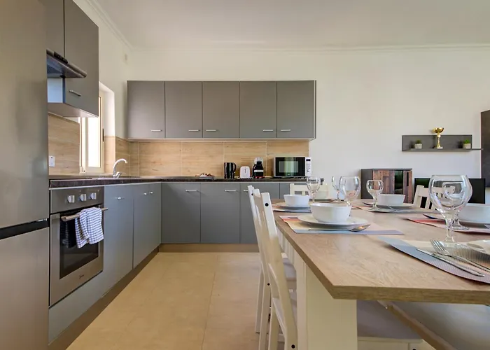 Apartman St Julian's Unique 3-bedroom And Penthouse With Jacuzzi *