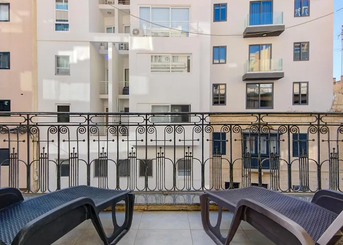 St Julian's Unique 3-bedroom And Penthouse With Jacuzzi Apartman *