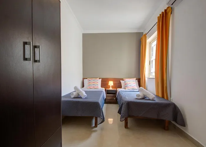 St Julian's Unique 3-bedroom And Penthouse With Jacuzzi Apartman *