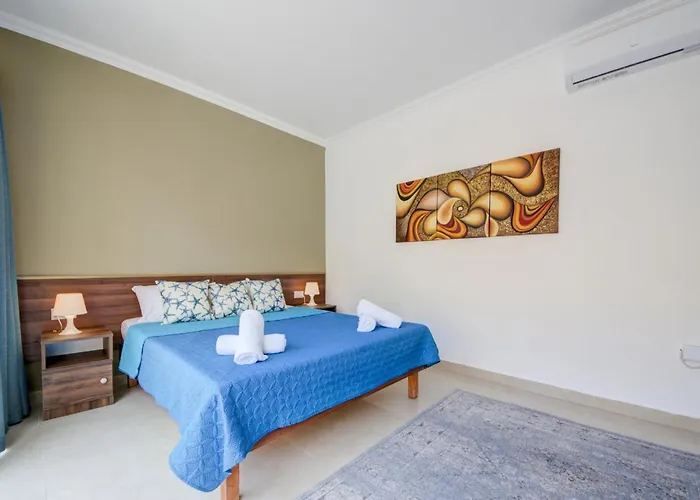 St Julian's Unique 3-bedroom And Penthouse With Jacuzzi Apartman