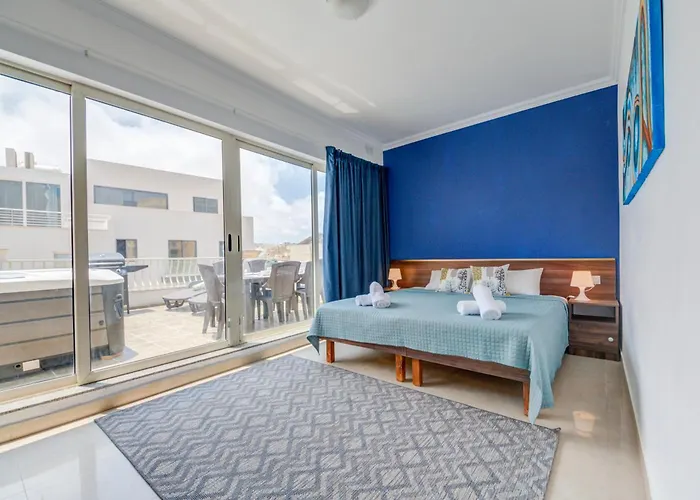 St Julian's Unique 3-bedroom And Penthouse With Jacuzzi