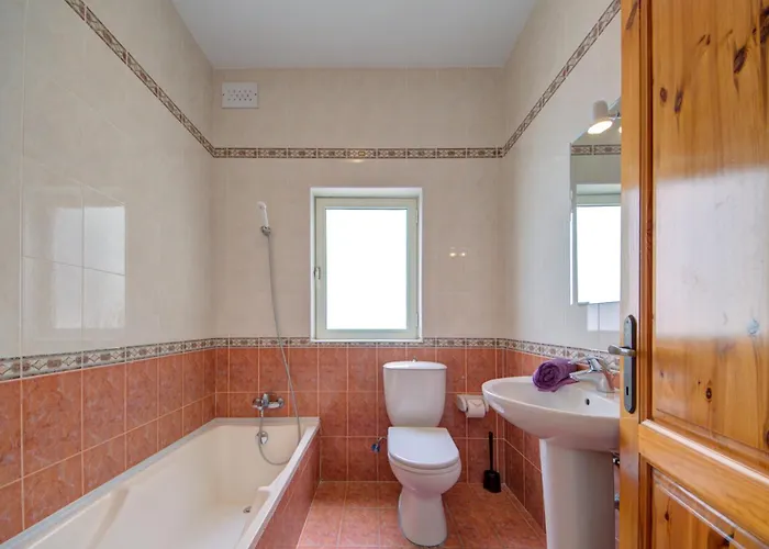 St Julian's Unique 3-bedroom And Penthouse With Jacuzzi *