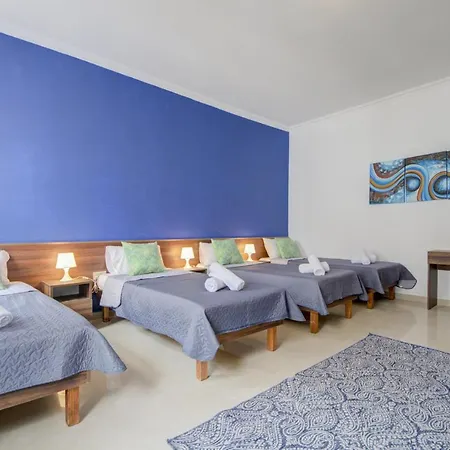 St Julian's Unique 3-bedroom Sleeps 9-10