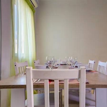 St Julian's Unique 3-bedroom Sleeps 9-10 *