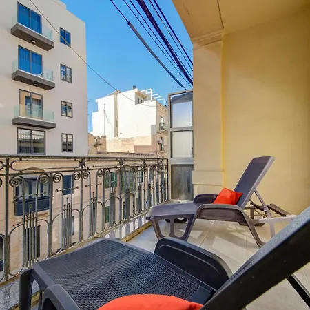 Apartment St Julian's Unique 3-bedroom Sleeps 9-10 *