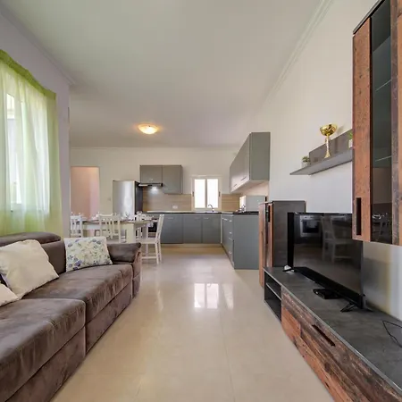 דירה St Julian's Unique 3-bedroom And Penthouse With Jacuzzi