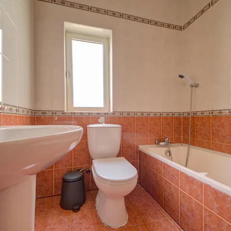 St Julian's Unique 3-bedroom Sleeps 9-10 San Julián